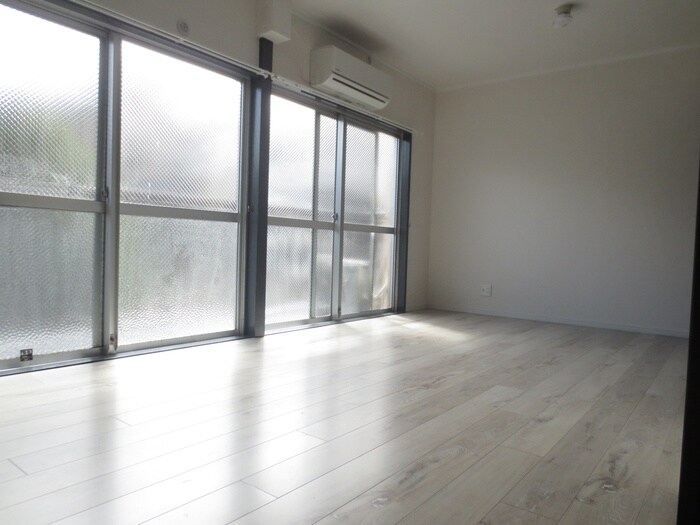 松林マンションの物件内観写真