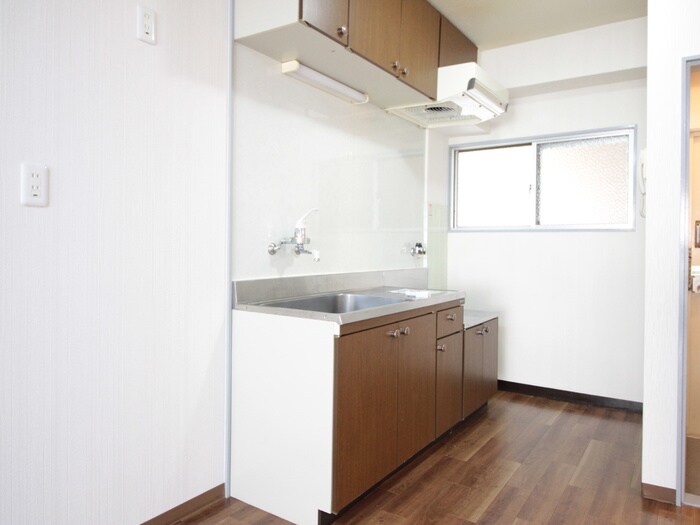 松林マンションの物件内観写真