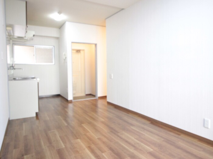 松林マンションの物件内観写真