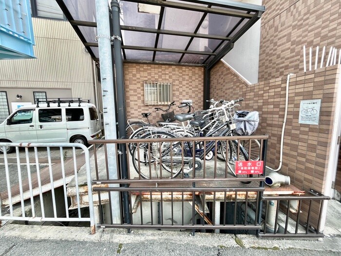 リバ－イ－ストクレムリンの物件外観写真