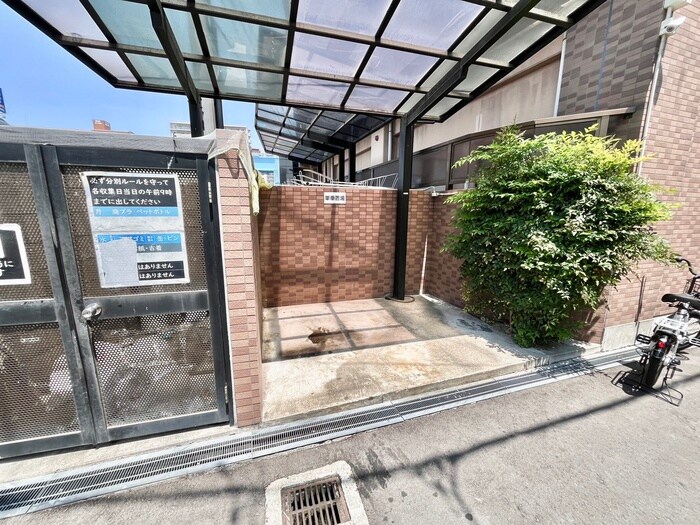 リバ－イ－ストクレムリンの物件外観写真