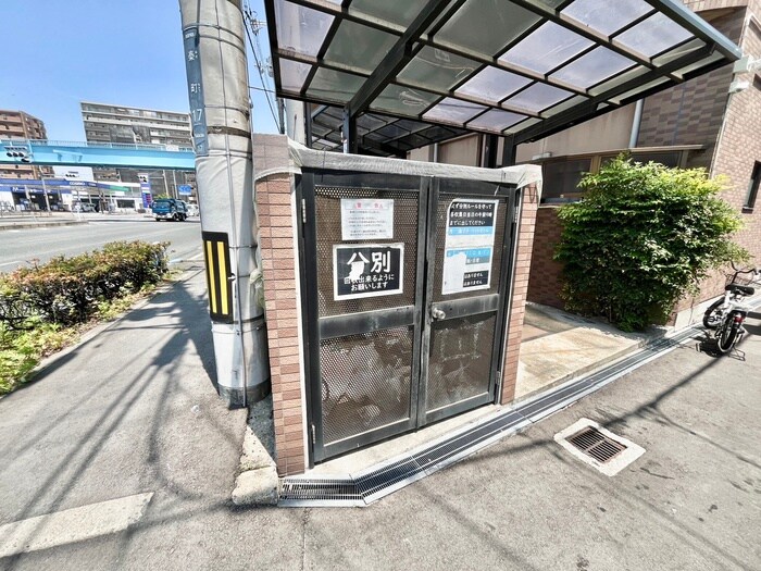 リバ－イ－ストクレムリンの物件外観写真