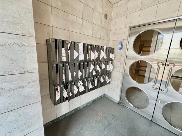 リバ－イ－ストクレムリンの物件外観写真