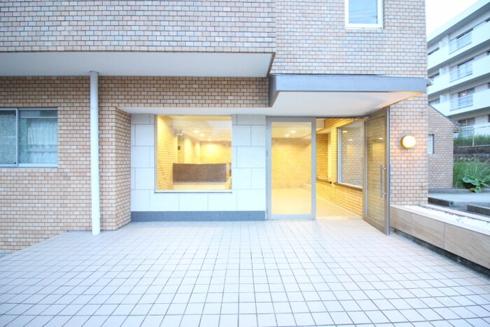 グリ－ンコスモ2号館の物件外観写真