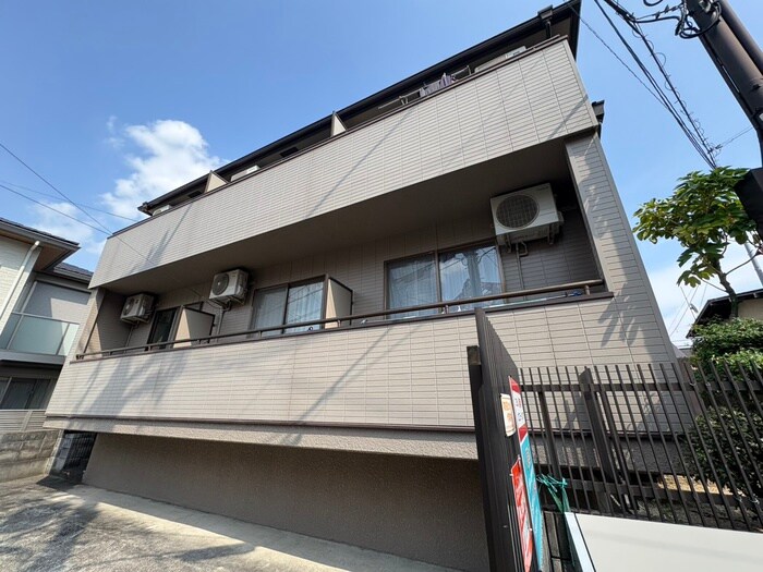 レジデンス松涛の物件外観写真