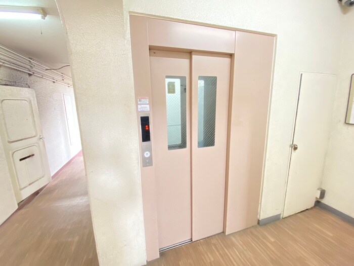 ロイヤルコ－ポの物件外観写真