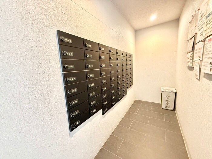 Ｍ　ＰＬＡＺＡ香里六番館の物件外観写真