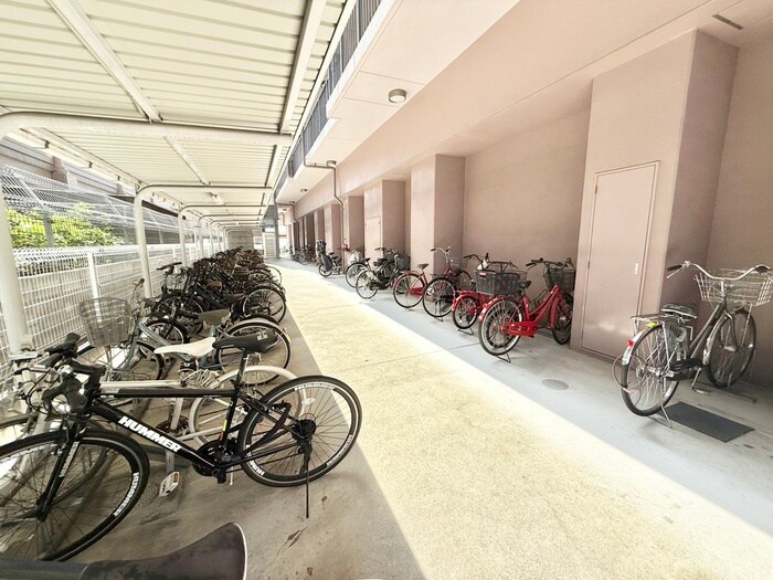 Ｍ　ＰＬＡＺＡ香里六番館の物件外観写真