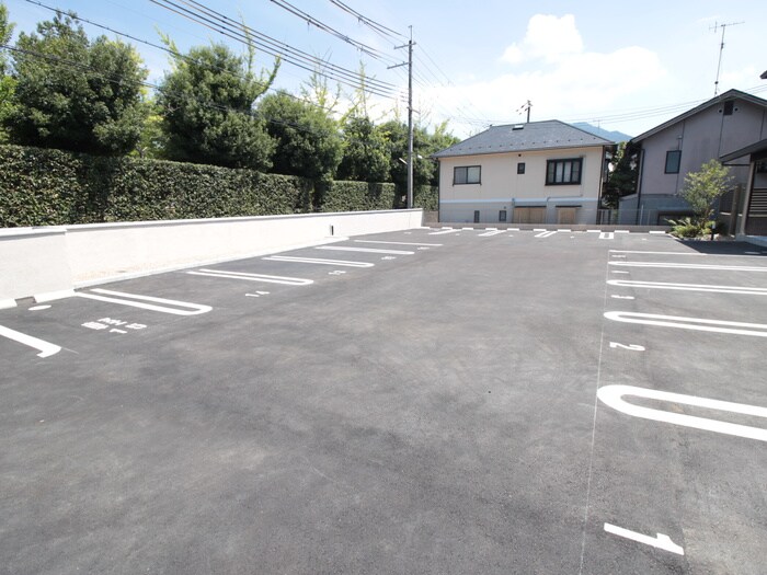 シャーメゾン岩倉南の物件外観写真