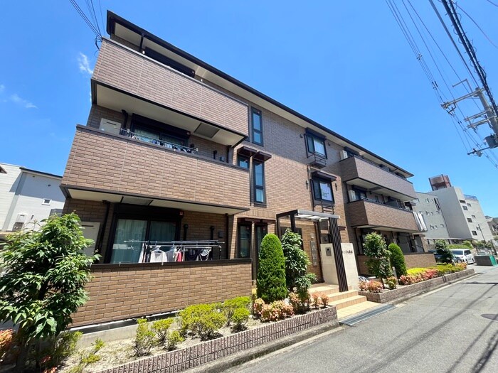 メープル住吉の物件外観写真