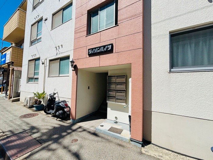 ライオンハイツの物件外観写真