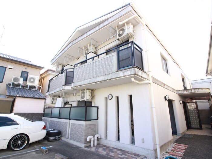 パルテール桂の物件外観写真