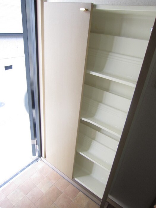 RHYTHM新石切B棟の物件内観写真