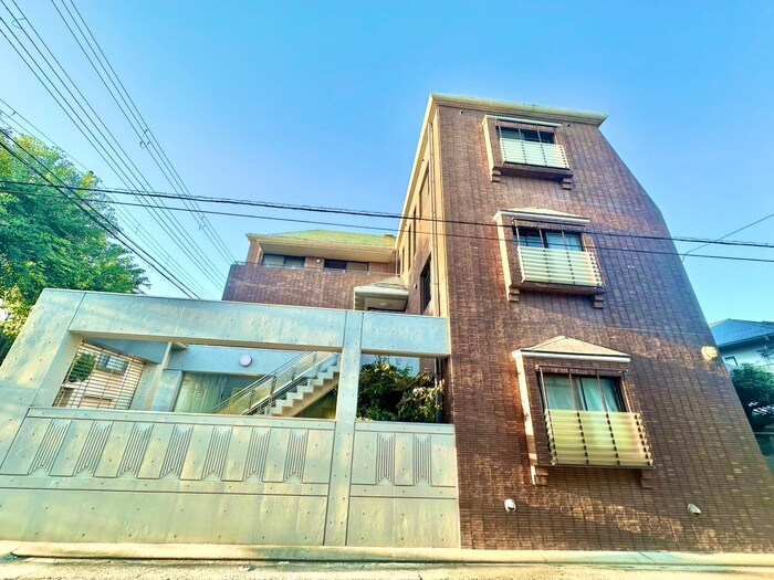 メゾン呉藤の物件外観写真