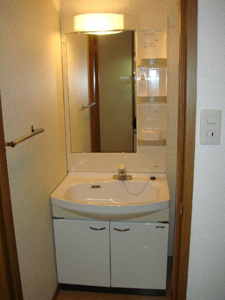 ベルドミ－ル末広Ⅲ番館の物件内観写真