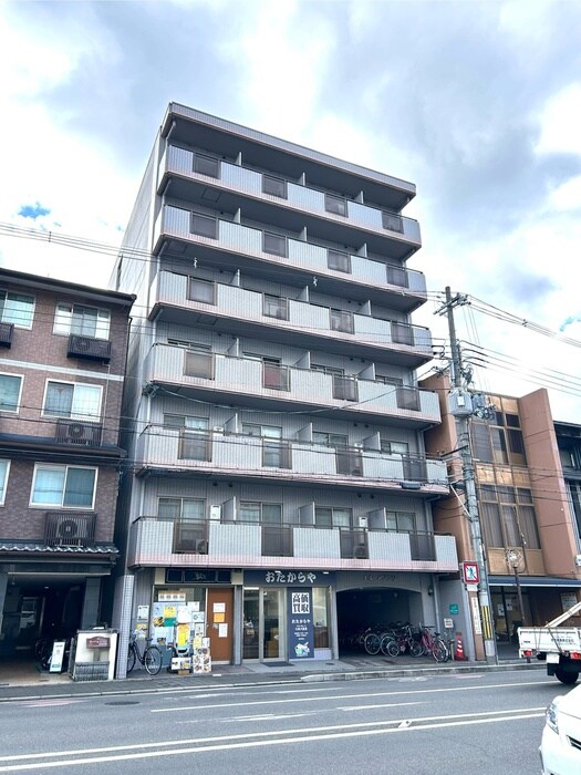 エル・アブラリの物件外観写真