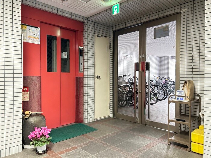 エル・アブラリの物件外観写真