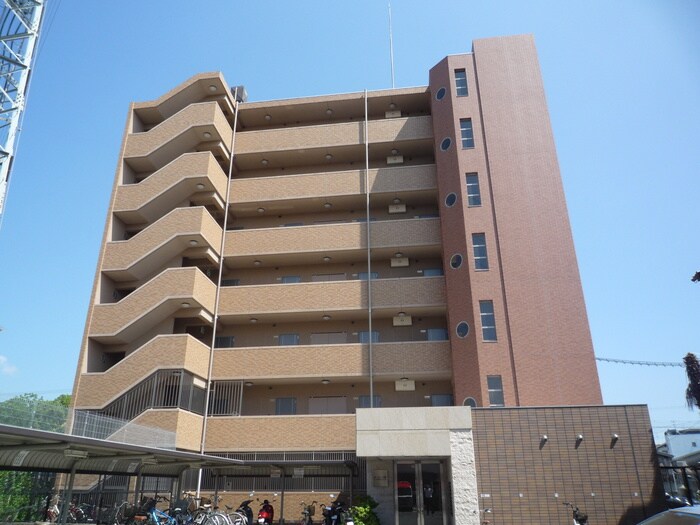 エルセレ－ノ吹田の物件外観写真