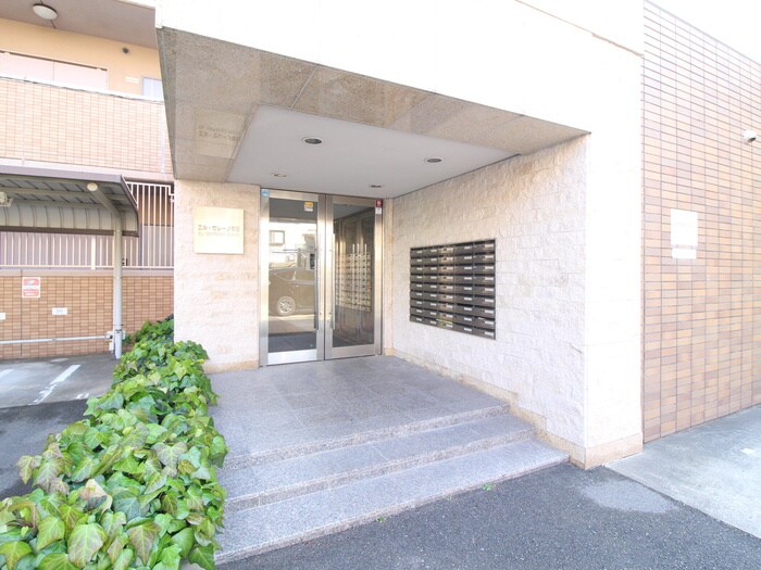 エルセレ－ノ吹田の物件外観写真