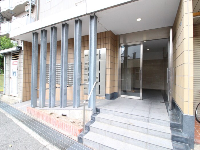 ナンノ第１２号館の物件外観写真