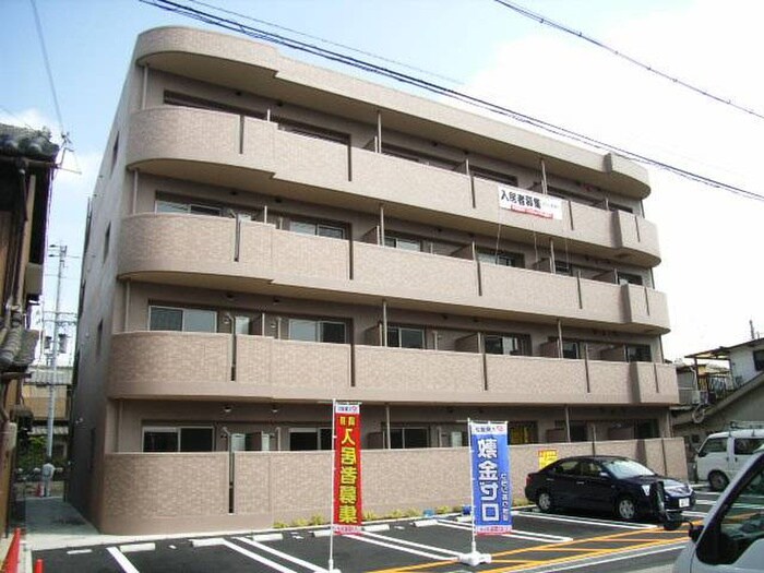 コンフォート本町の物件外観写真