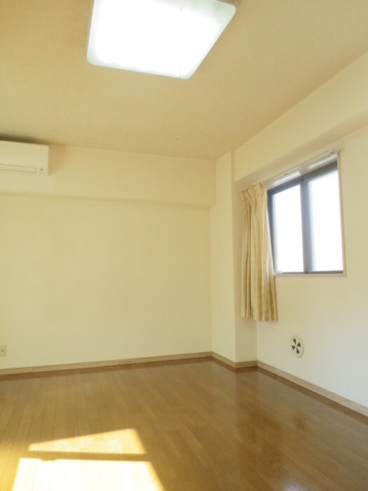 シャトレナカイ三条の物件内観写真