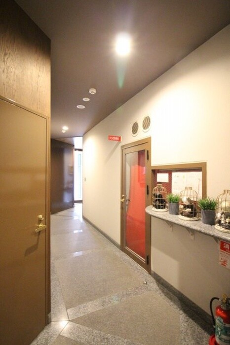 シャトレナカイ三条の物件外観写真