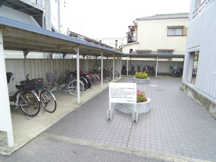 久御山ファ－ストマンションの物件外観写真