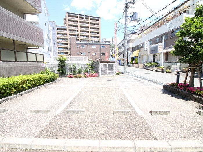 エクウス箕面の物件外観写真