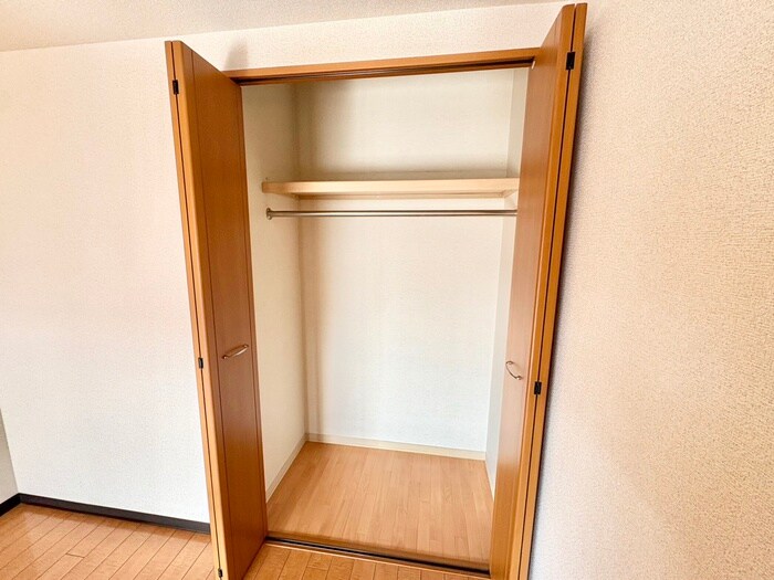 ベルヌ－ブ森神Ⅳの物件内観写真