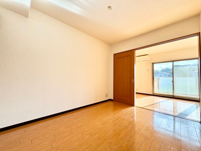 ベルヌ－ブ森神Ⅳの物件内観写真