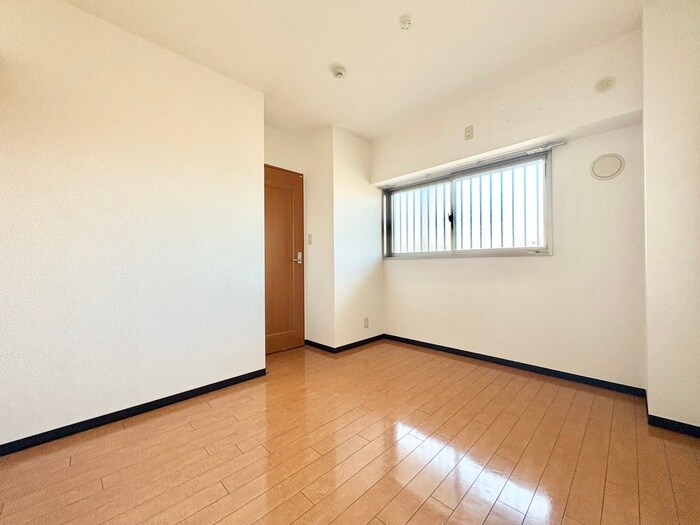 ベルヌ－ブ森神Ⅳの物件内観写真