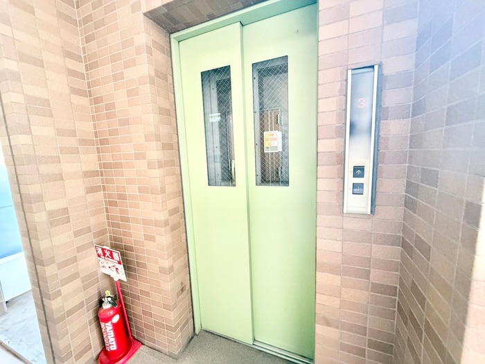 ロ－タリ－マンション香里西之町の物件外観写真