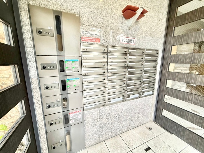 ロ－タリ－マンション香里西之町の物件外観写真