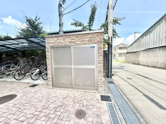 ロ－タリ－マンション香里西之町の物件外観写真