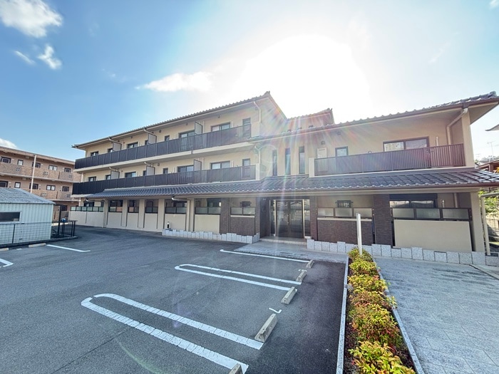 カトル・セゾンの物件外観写真