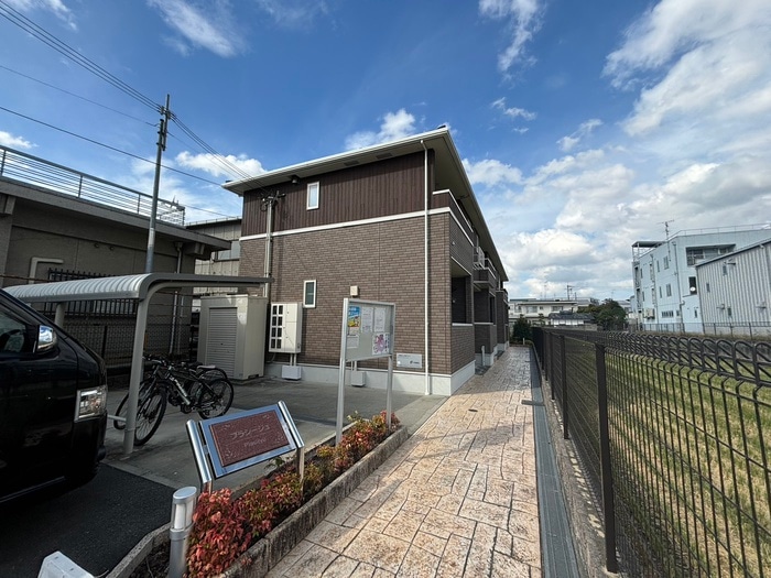 プラシージュの物件外観写真