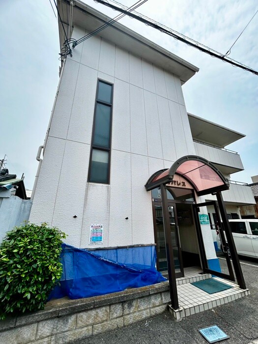 ネオパレスの物件外観写真