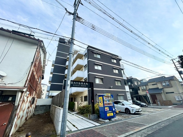 デイグラン長居公園の物件外観写真