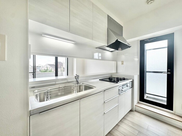 ｻﾝﾗｲｽﾞﾏﾝｼｮﾝﾄﾞﾑｽ諏訪森(401)の物件内観写真