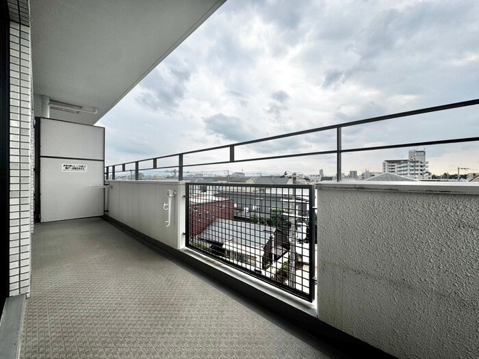 ｻﾝﾗｲｽﾞﾏﾝｼｮﾝﾄﾞﾑｽ諏訪森(401)の物件内観写真