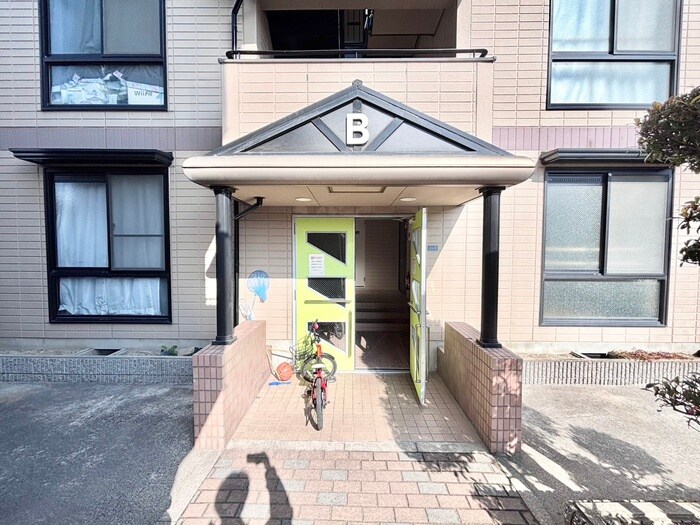 Ｍクレ－ル　Ｂ棟の物件外観写真