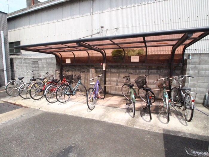 槙島センタ－ビルの物件外観写真