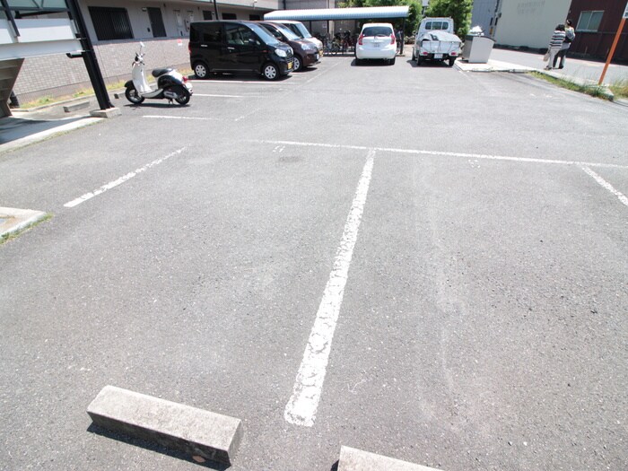 コウジィーコート忍ケ丘の物件外観写真