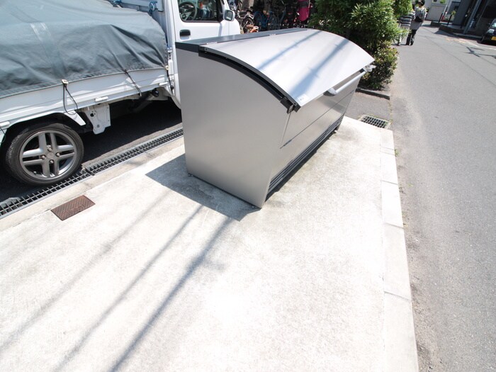 コウジィーコート忍ケ丘の物件外観写真