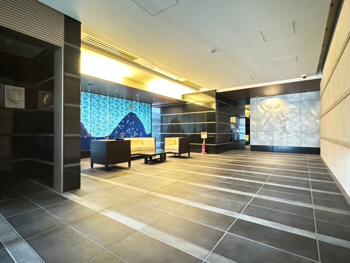 ﾗｲｵﾝｽﾞ四条烏丸ｾﾝﾄﾏｰｸｽ(302)の物件外観写真