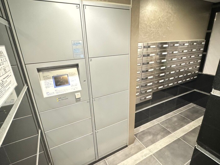 ﾗｲｵﾝｽﾞ四条烏丸ｾﾝﾄﾏｰｸｽ(302)の物件外観写真