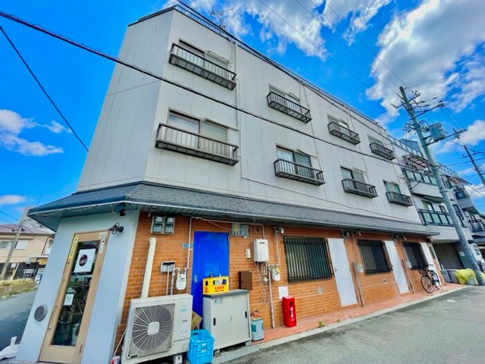 宝龍マンションの物件外観写真