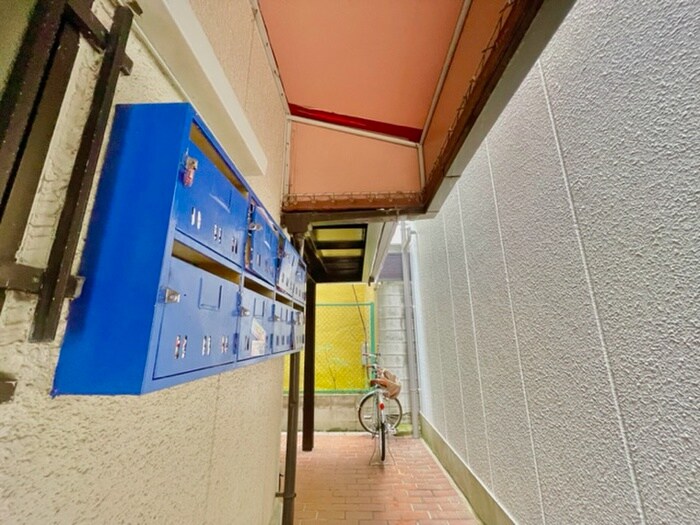 宝龍マンションの物件外観写真