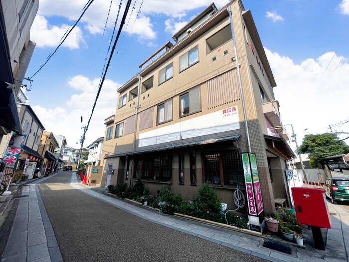 カルム中山の物件外観写真